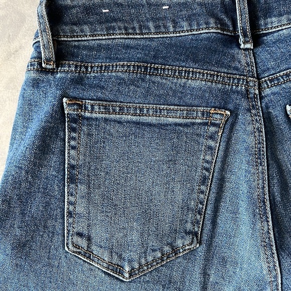 Loft   Jeans  Curvy Skinny  Dark Wash   EUC  some fading and whiskering  Size 6P - Picture 7 of 9